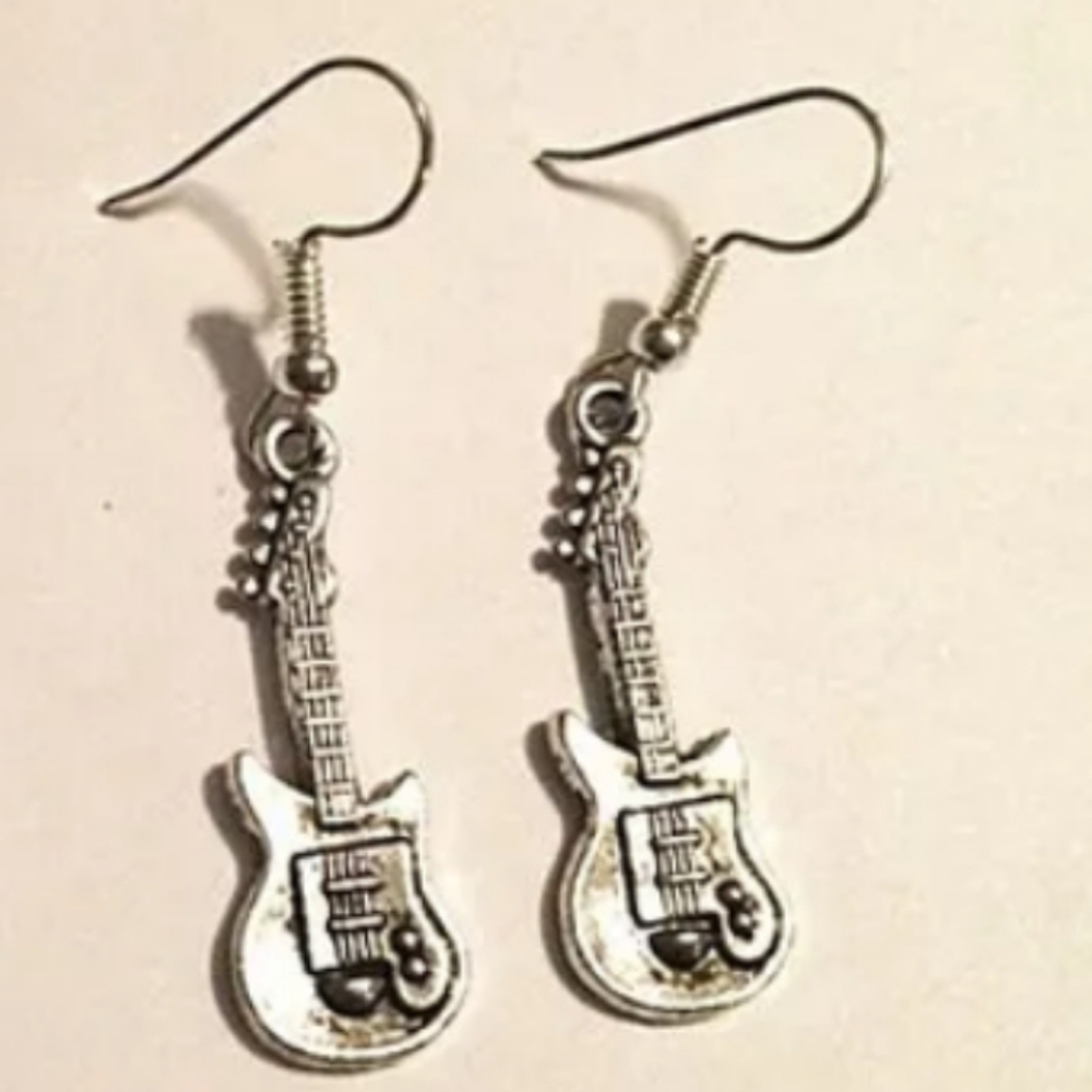 Guitar earrings 🎸